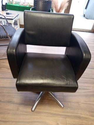 Sillones Peluquería Italor Negro + Reposapiés