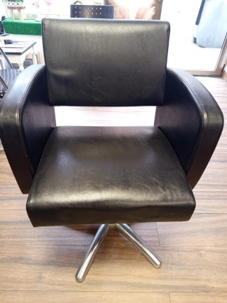 Sillones Peluquería Italor Negro + Reposapiés