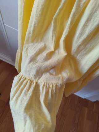 Vestido Zara Amarillo Talla L con etiqueta