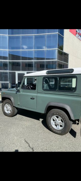 Land Rover Defender 2012