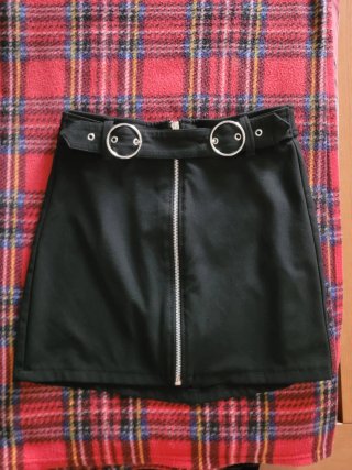 Gonna nera Bershka con cinturino