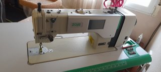 Máquina de coser ZOJE casi nueva