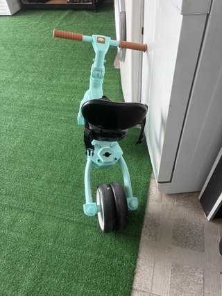 Triciclo evolutivo para bebé color menta