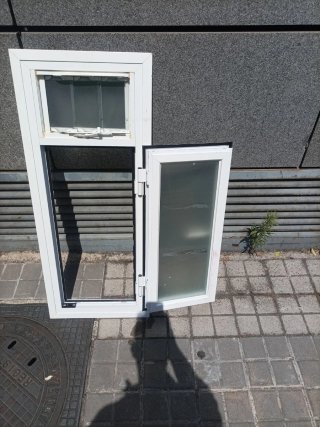 Ventana aluminio baño pequeña