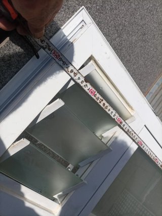 Ventana aluminio baño pequeña