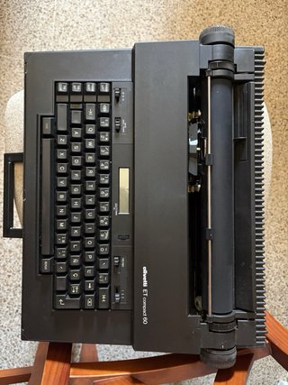 Máquina de escribir electrónica Olivetti ET compac