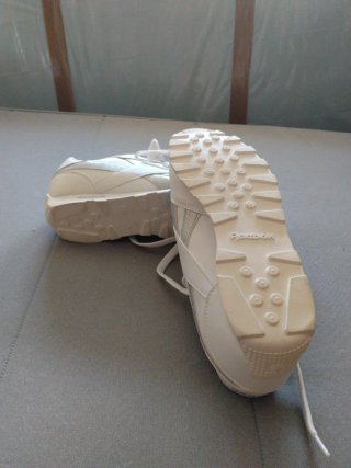 Zapatillas Reebok Blancas y Plateadas Talla 39