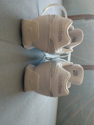 Zapatillas Reebok Blancas y Plateadas Talla 39