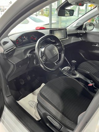 Peugeot 208 2021