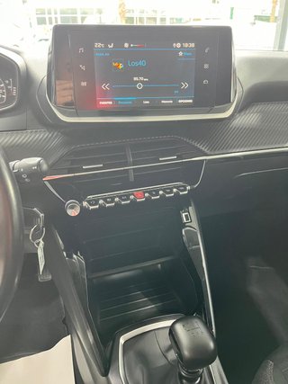 Peugeot 208 2021