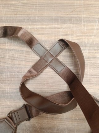 Chaleco Portaobjetos Estilo Holster Marrón