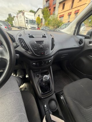 Ford E-Transit Courier 2019