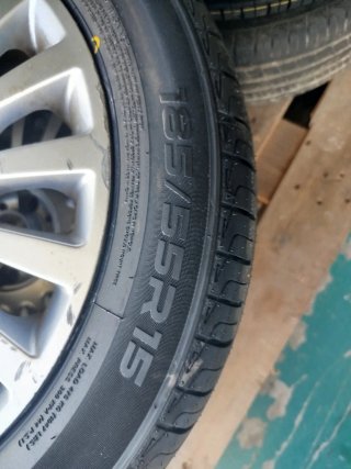 Llantas aleación Fiat con neumáticos nuevos