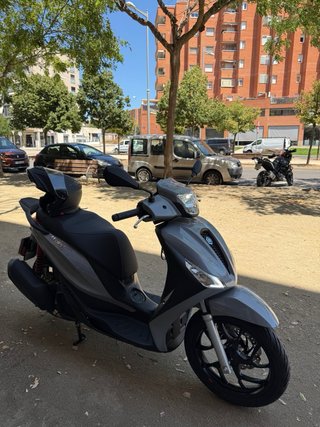 Piaggio Madley S 125 Gris Tiene tan solo 1000km