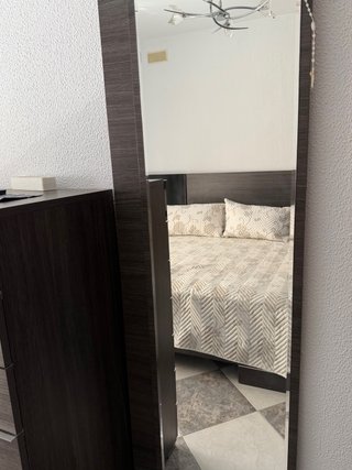 Cama 1,50 y mesitas de noche