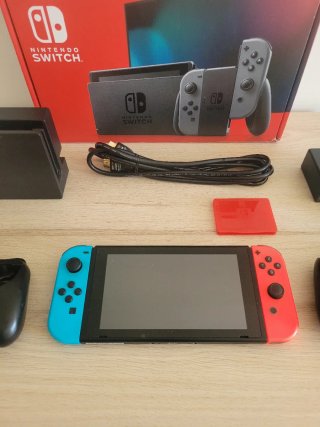 Nintendo Switch come NUOVA con molti accessori