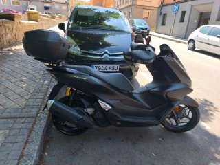 Honda PCX 125cc DX Negra - Maxi Scooter Automática