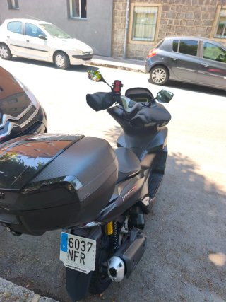 Honda PCX 125cc DX Negra - Maxi Scooter Automática