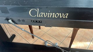 Piano digital Yamaha Clavinova CLP-300