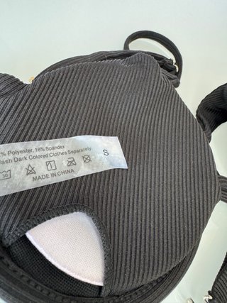 Costume nero - pezzo sopra