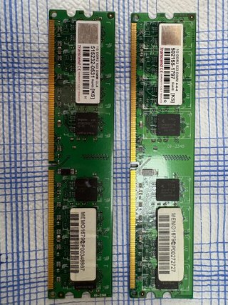 2x 1GB DDR2 533 DIMM CL4 Memoria RAM