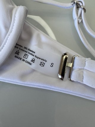 Costume bianco - pezzo sopra