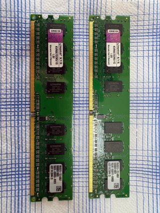 2x Kingston DDR2 667MHz 1GB RAM