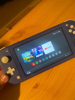 Consola portátil Nintendo Switch Lite en color azu