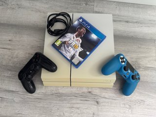 PS4 Slim 500 GB Beige + FIFA 18