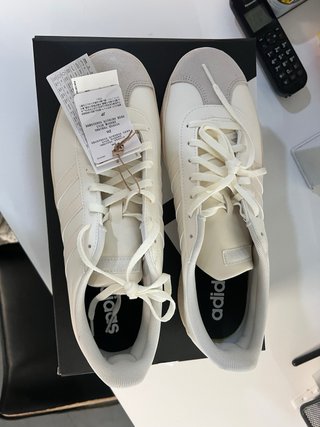Adidas Court Blancas Beige
