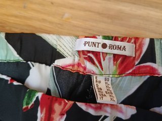 Pantalón capri Punt Roma estampado floral