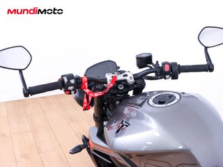 TRIUMPH STREET TRIPLE 765 RS