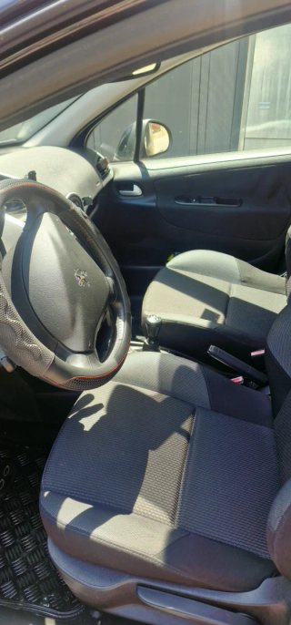 Peugeot 207 2012