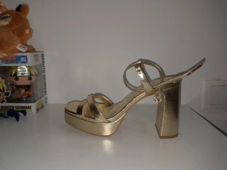 Sandalias Stradivarius doradas tacón plataforma