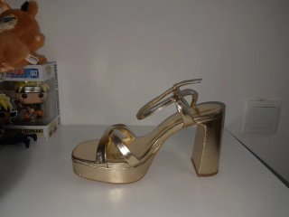 Sandalias Stradivarius doradas tacón plataforma
