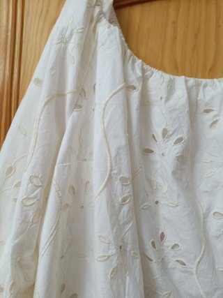 Blusa bordada manga globo talla 54/7XL