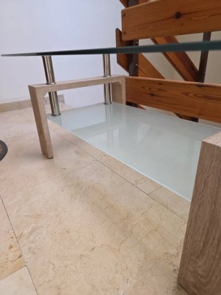 Mesa de centro de cristal y madera