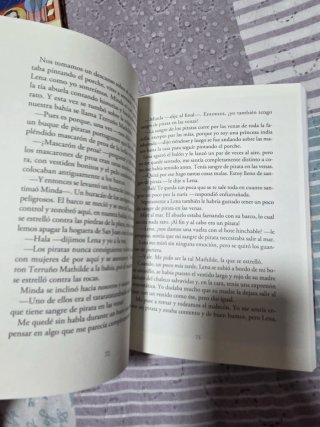 Libro juvenil: Corazones de gofree