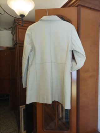 Chaqueta larga de señora en cuero