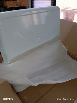 Mesa alta cuadrada blanca metal