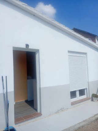 Alquiler habitación grande ,mini casa