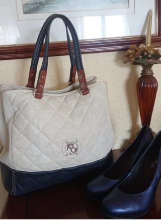 Bolso piel beige y azul marino nuevo impecable.