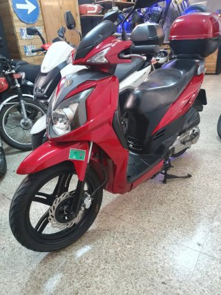 SYM Symphony SR125 Scooter Roja