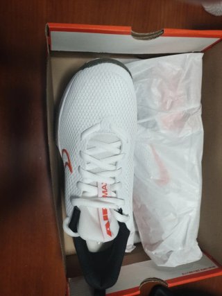 Botines Nike Naranja y Blanco