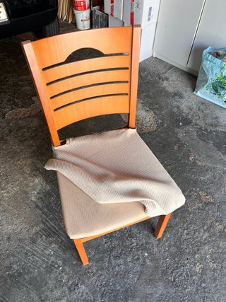 Mesa de comedor, 6 sillas a juego, en buen estado