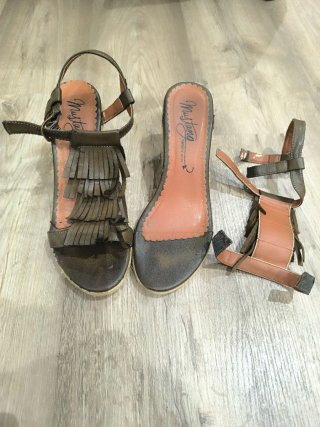 Sandalias cuña Mustang