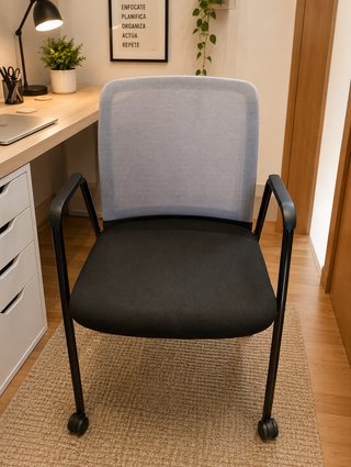 Silla de oficina confidente con ruedas