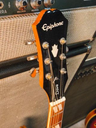 Epiphone Dove Studio Guitarra Acústica