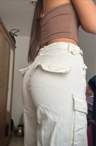 Pantalones cargo beige