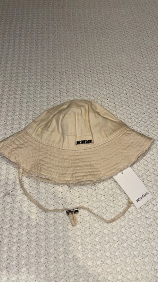 Gorro bucket beige Jacquemus
